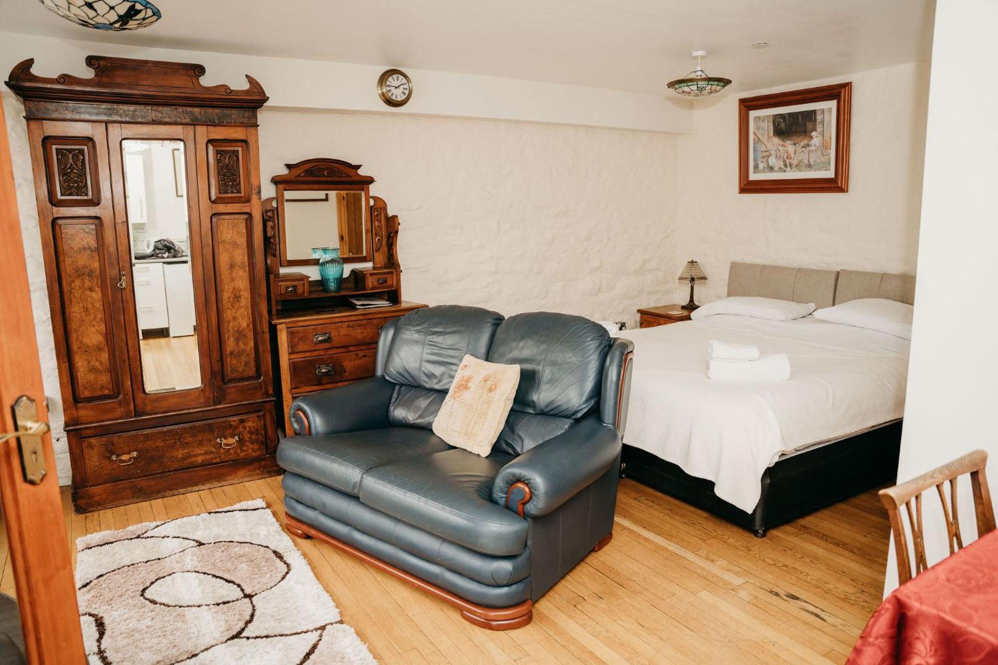 The Barn B&B Port Talbot Eksteriør billede