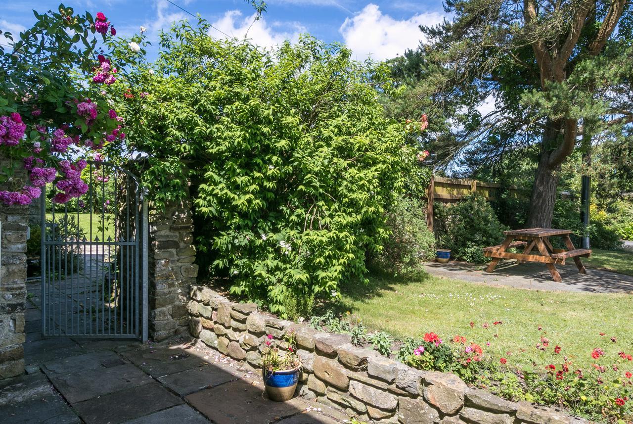 The Barn B&B Port Talbot Eksteriør billede
